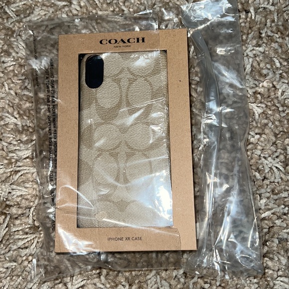 New COACH Ivory Signature C Canvas Phone Case | iPhone XR Case - Picture 3 of 7